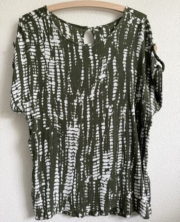 Damen Shirt Gr. L Olivgrün mit weissem Muster, kurze Ärmel, 