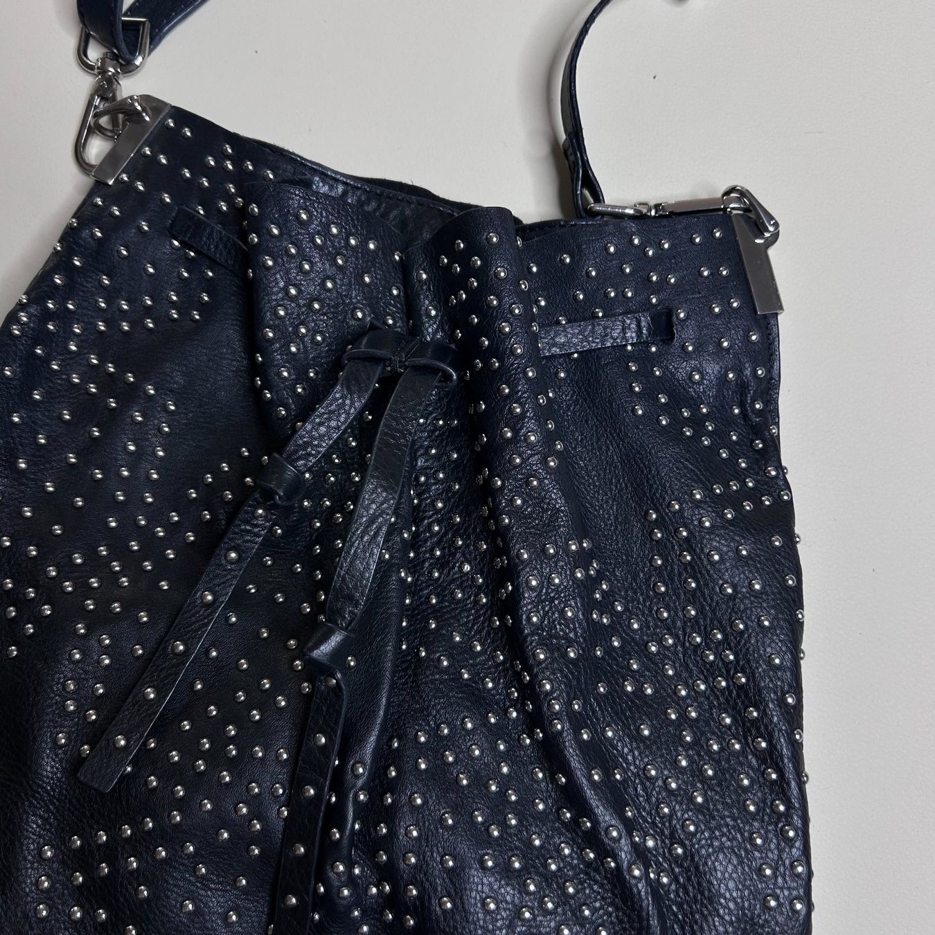 Zara Sacs femmes: Zara Leather Bag with Studs and Stars – D'occasion à St. Gallen par look-twice 1