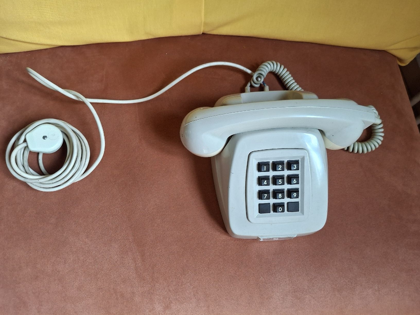 Telefoni: Vintage - Telefon  – Usato da Zürich venduto da wildflower26