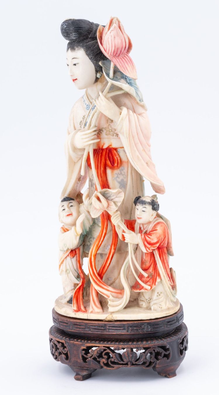 Statuette: Lotusdame – Usato da Kreuzlingen venduto da Schomi5