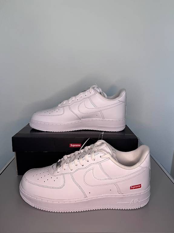 Nike Scarpe da uomo: Nike Air Force 1 White Supreme – Nuovo e nell'imballaggio originale da Reutigen venduto da Adweng