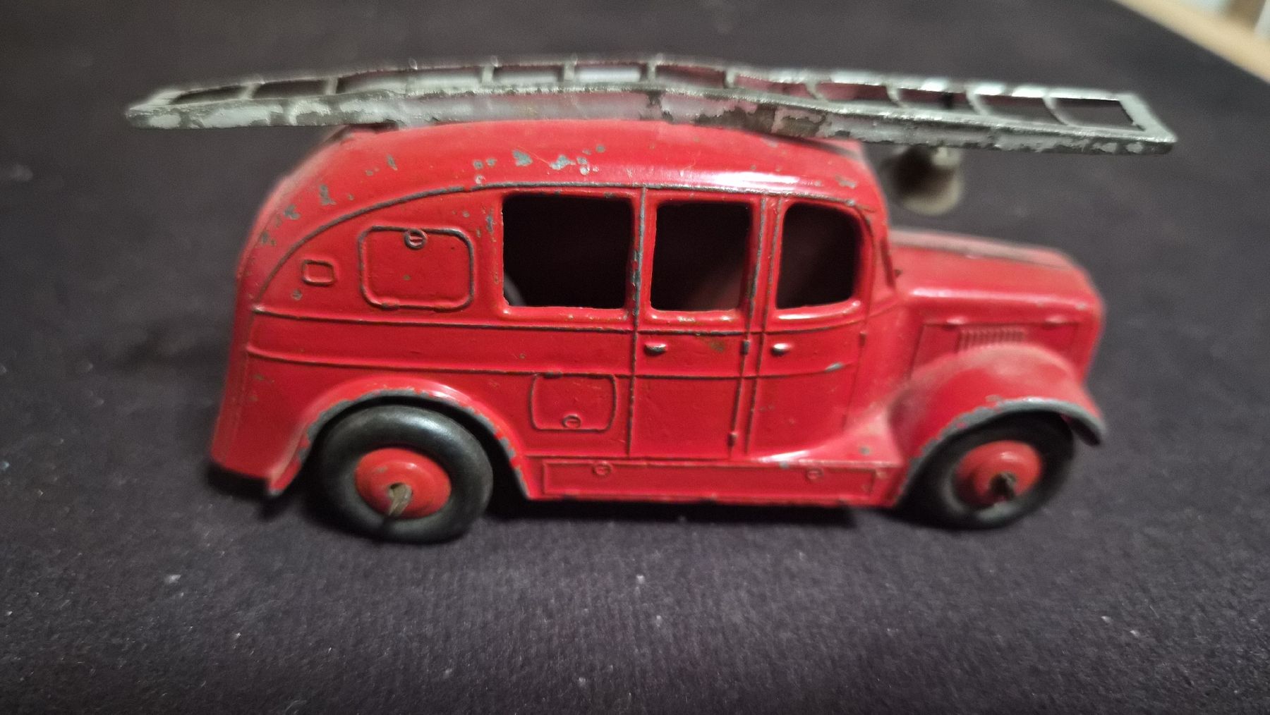 Dinky Toys Modellautos: dinky toys Streamlined fire engine  – Gebraucht aus Sihlwald von Blaumeisli45 3