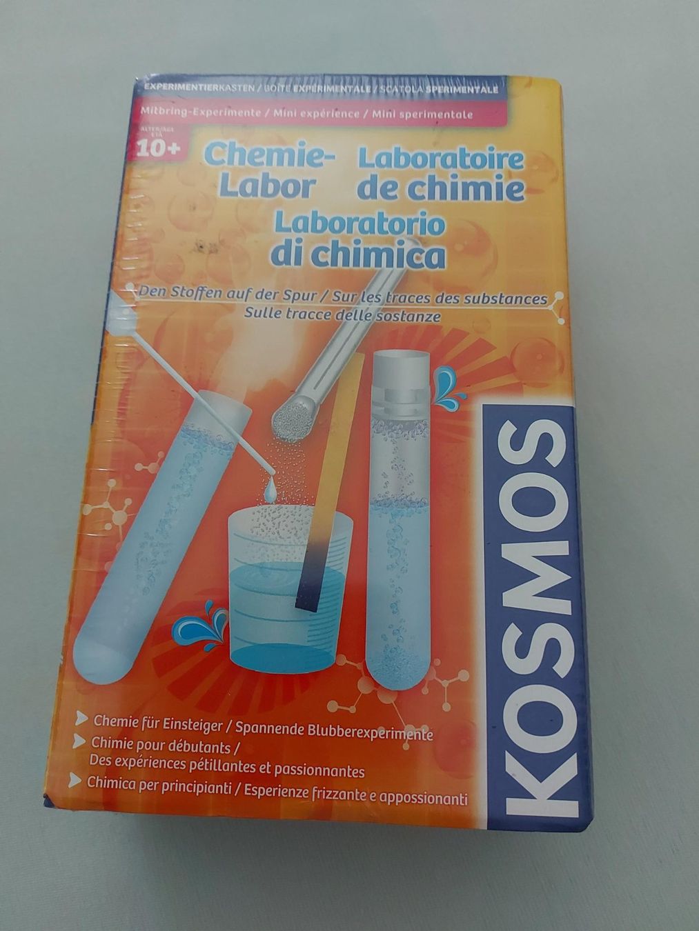 Kosmos Giochi: Mitbring-Experimente: Chemie-Labor von Kosmos – Nuovo e nell'imballaggio originale da Buchs AG venduto da Sushikiller