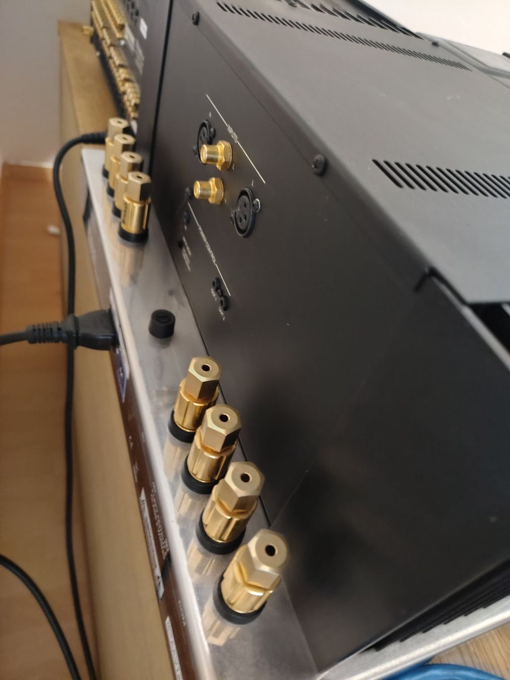 McIntosh Amplificateurs: Mcintosh MC 302 MX 121 set – D'occasion à Basel par Threemice 5