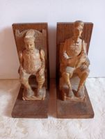 2 Antike Buchstützen Holz handgeschnitzt Rarität Don Quijote