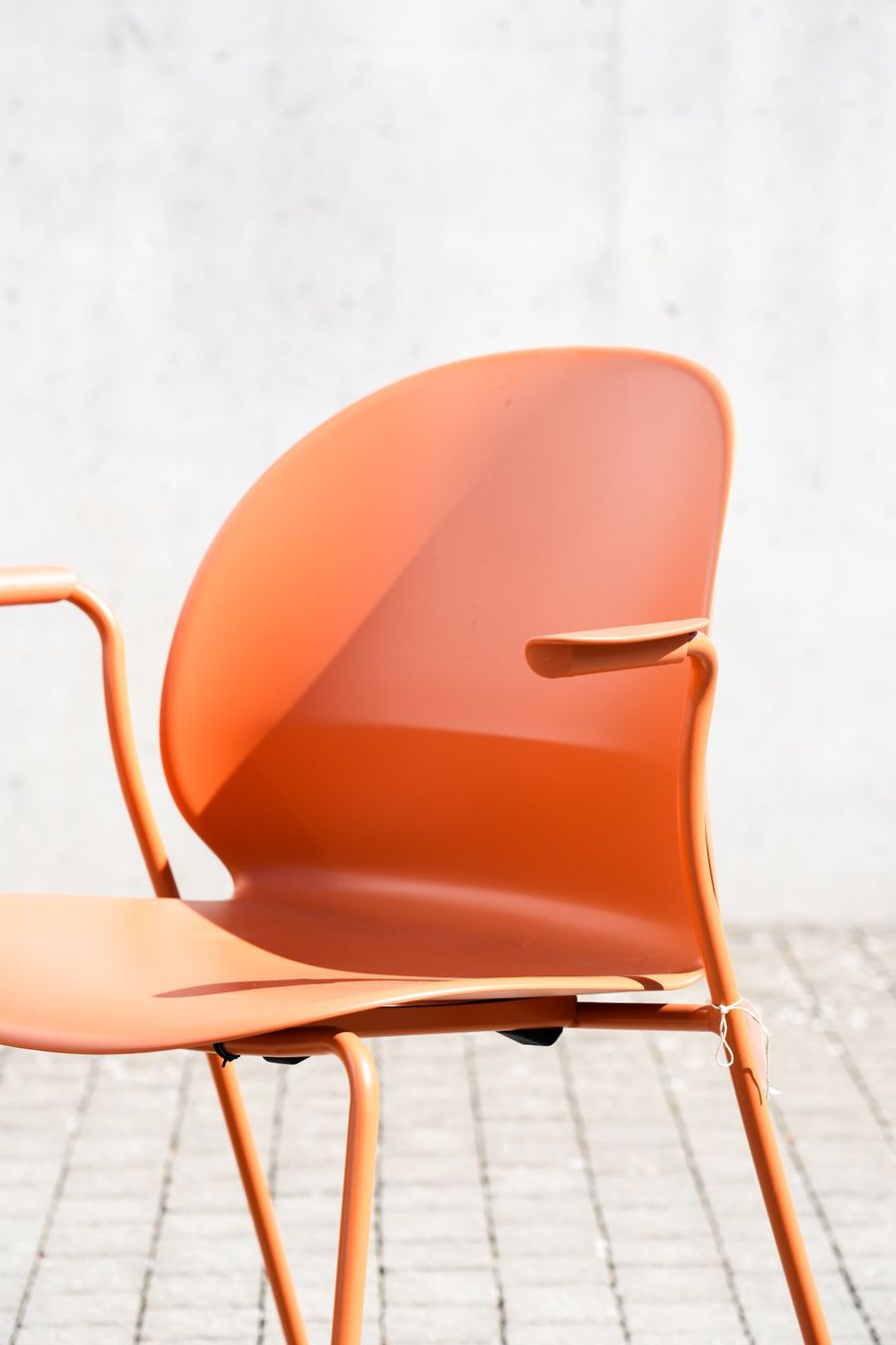 Fritz Hansen Sedie: N02 Recycle orange, mit Armlehnen – Nuovo (secondo la descrizione) da Uster venduto da uniki.ch 1