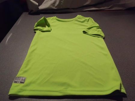 T-Shirt/Badeoberteil ca. Grösse 134, hellgrün
