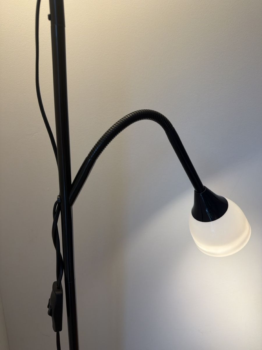 Ikea Lampade: Floor lamp – Nuovo (secondo la descrizione) da Hausen AG venduto da nik_9sg2 3