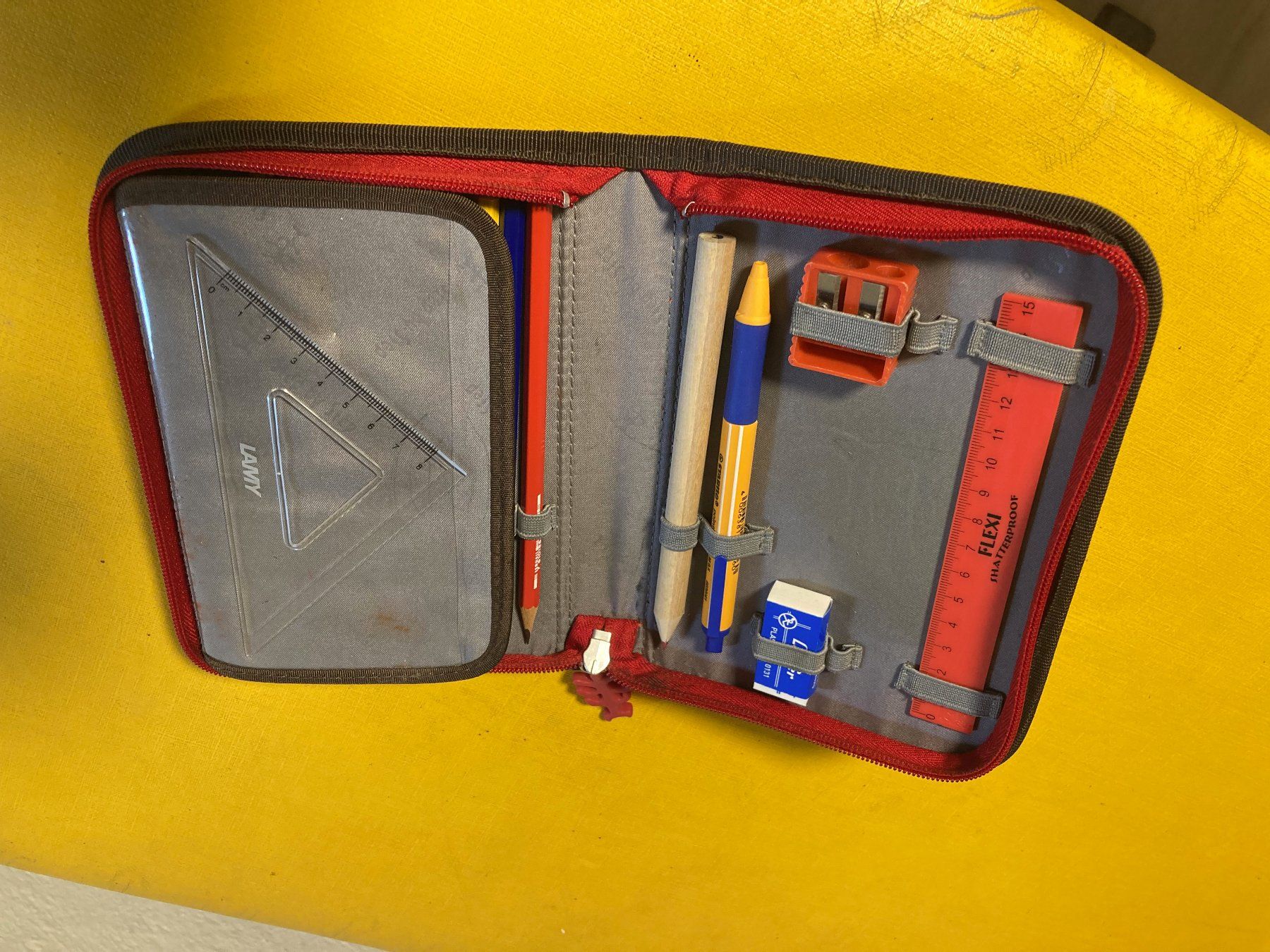 Step by Step Plumiers: Etui – D'occasion à Bülach par guyerPG12 2