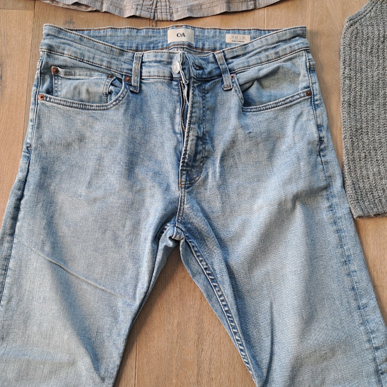 Lotti di vestiti: Kleiderset: Jeans, Bluse, Oberteil, Strickweste Gr.M – Usato da Kriegstetten venduto da Jakasi 2