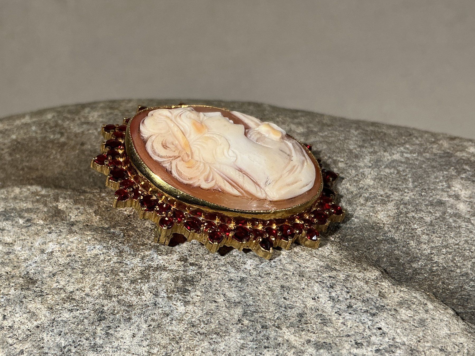 Spille & Fermagli: BÖHMISCHER GRANATSCHMUCK Brosche Cameé – Nuovo (secondo la descrizione) da Richterswil venduto da Restwert_Richterswil 3