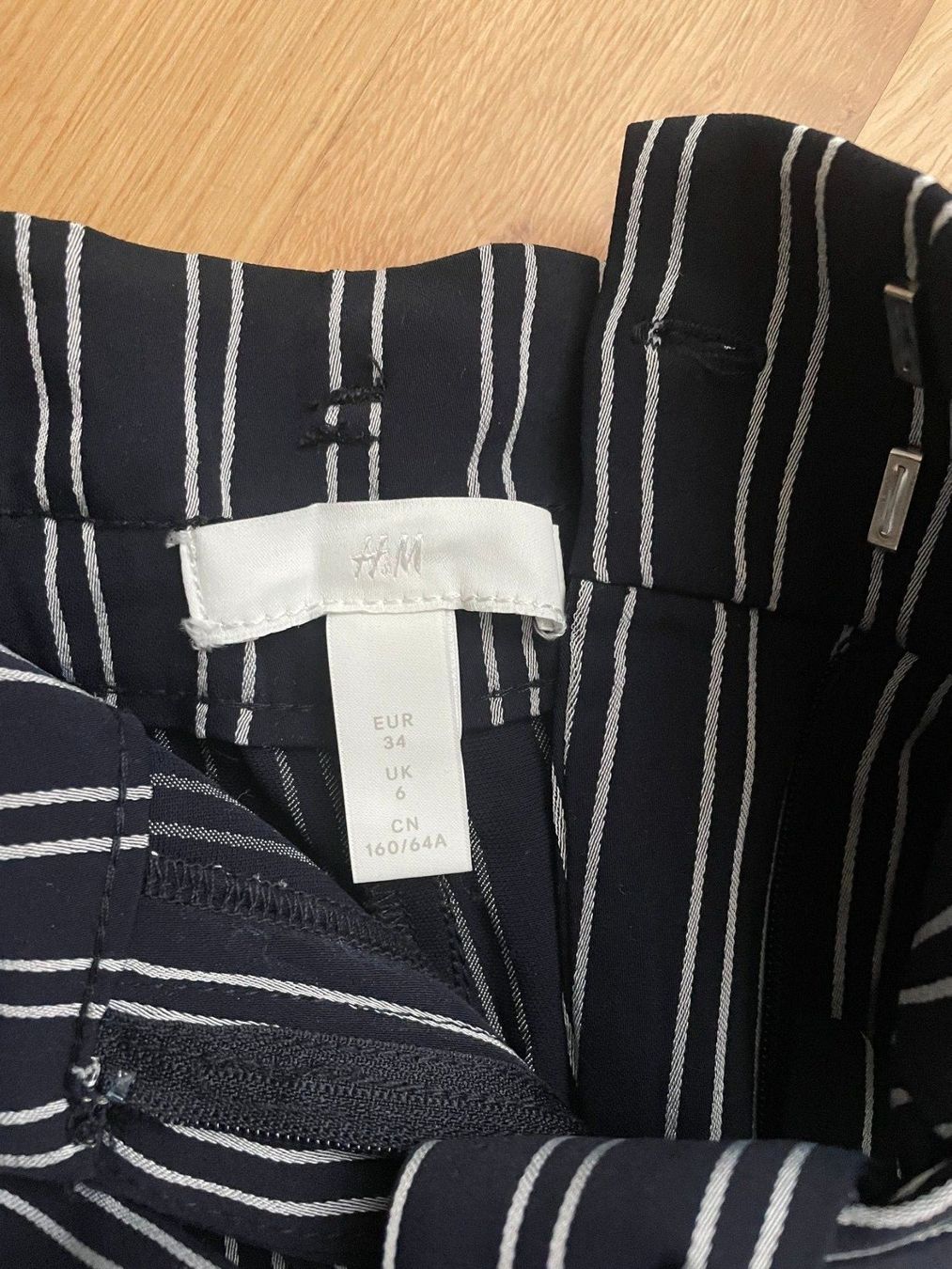 Pantalons: luftige Stoffhose Gr. 34 – D'occasion à Wil SG par Miwil 1