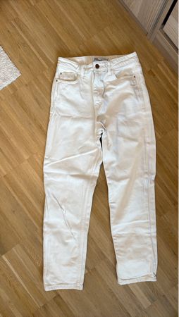 Zara Mom-Jeans Creme Damen