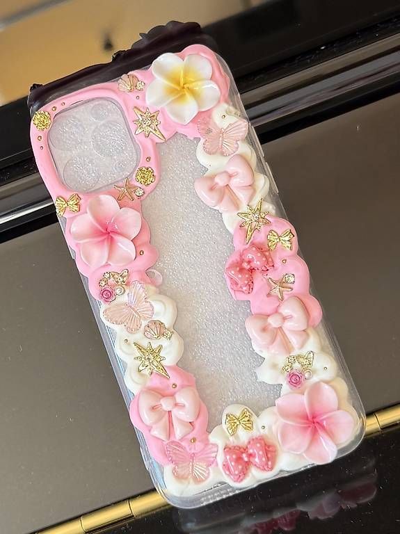 Coques & Protection écran: Coque d'iPhone 11 Pro décoré à la main  – D'occasion à Pully par ake_g7yc