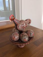 Holz Huhn mit Eiern, handbemalt, Vintage