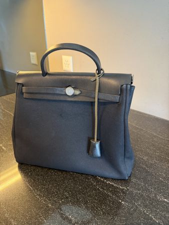 Hermes Handtasche aus Stoff/Leder Mix, Schwarz, Sommerlich