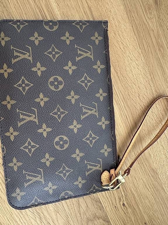 Louis Vuitton Borse da donna: Louis Vuitton Pochette Accessoires – Usato da Chur venduto da Miina04 1