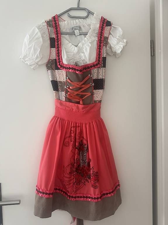 Robes: Dirndl Grösse 34 – D'occasion à Hettlingen par den_99n2
