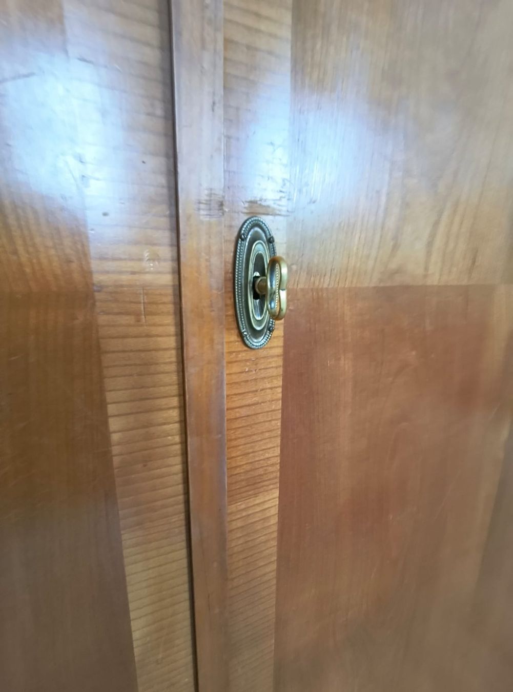 Armadi: Vintage Massivholzschrank – Usato da Thun venduto da hme_hbz6 3