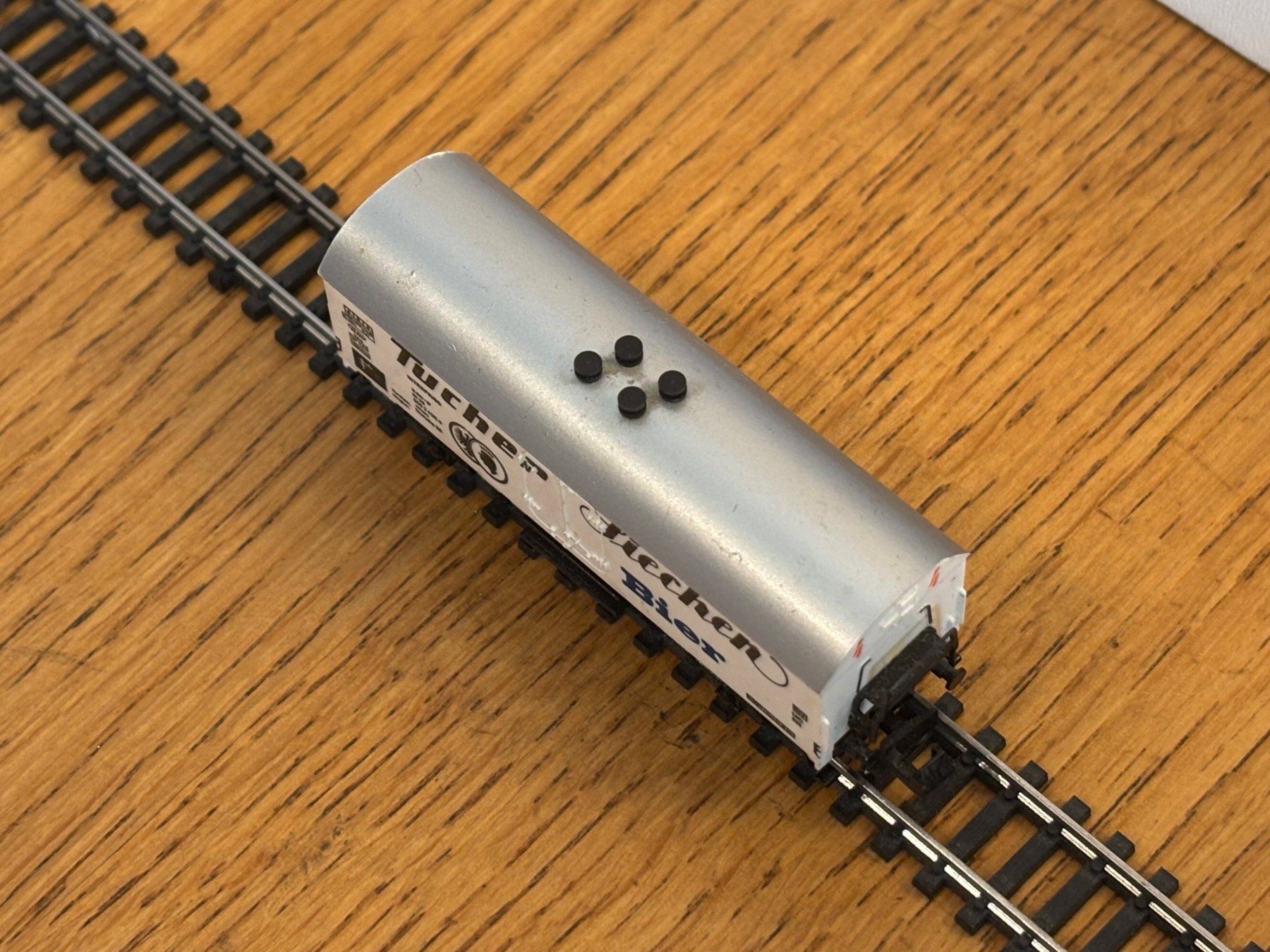 Modellini di ferrovie: e1646: Bierwagen (Spur N) – Usato da Birsfelden venduto da Birs_25 3