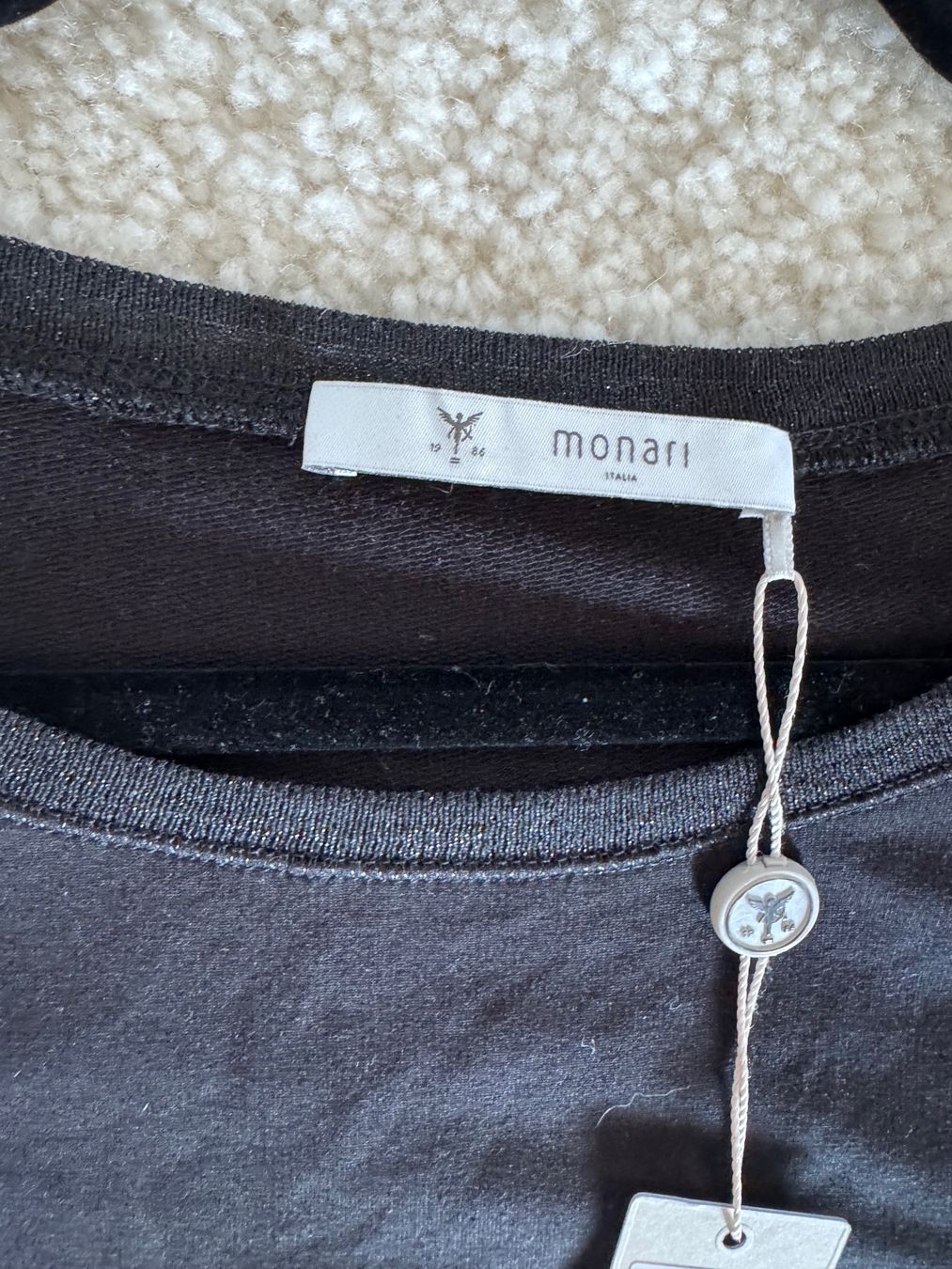 Monari Top: MONARI Shirt Schwarz CH38 NEU – Nuovo e nell'imballaggio originale da Zuerich venduto da Moochie 2