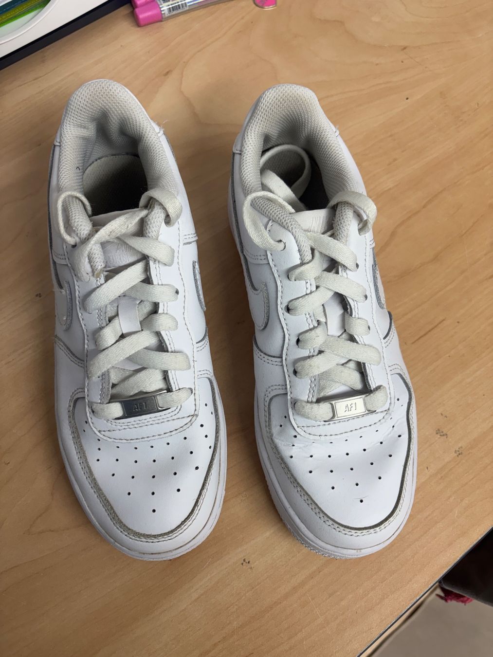 Nike Herrenschuhe: Nike Air Force 1 Grösse 37.5 – Gebraucht aus Schwarzenberg LU von Ffrnzi 1