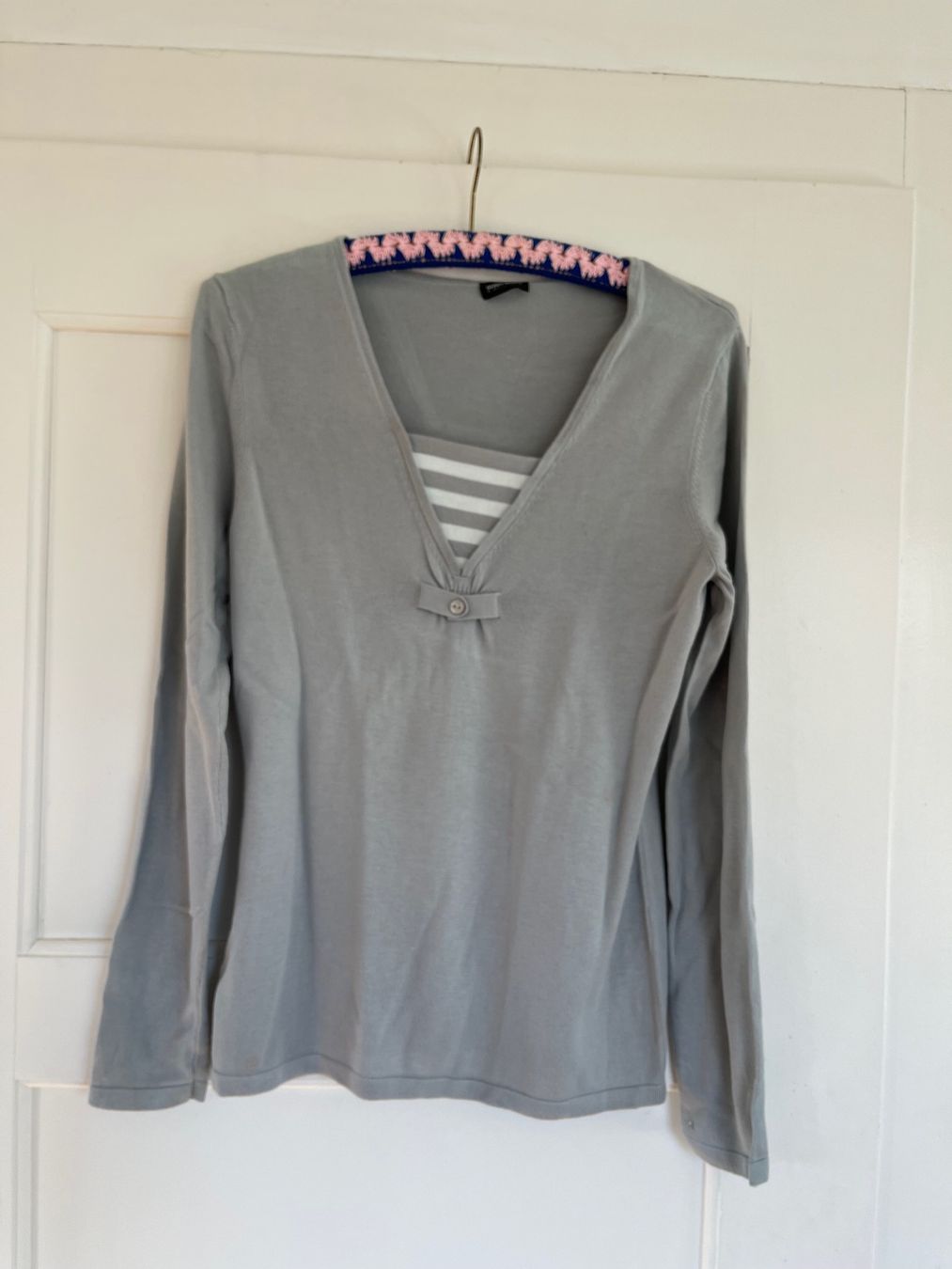 Gerry Weber Maglioni & Felpe: Gerry Weber Langarmshirt/ Pullover Gr. M grau-weiss – Usato da Winterthur venduto da 1956ingi