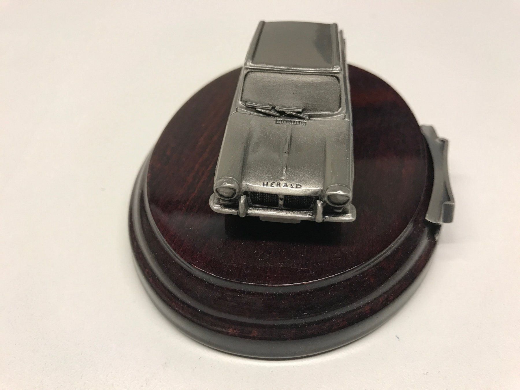 Triumph Modellini d'auto: Triumph Herald two door saloon – Nuovo e nell'imballaggio originale da Giswil venduto da Healey71 8