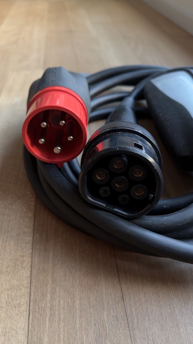 Tesla Batterie-Ladegeräte: Tesla Mobile Connector 3P - Typ 2 - CEE16 - 11kW – Gebraucht aus Bern von jul_5ny8 1