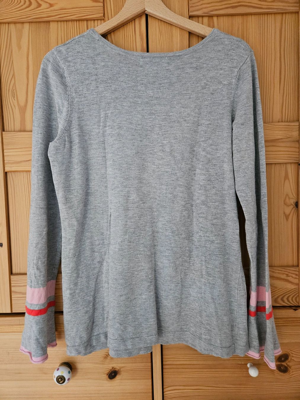 Pulls & Sweat-shirts: AJC Strickpullover, grau mit Volants, Grösse 40/42 – D'occasion à Wettingen par Sk8ertomda 1