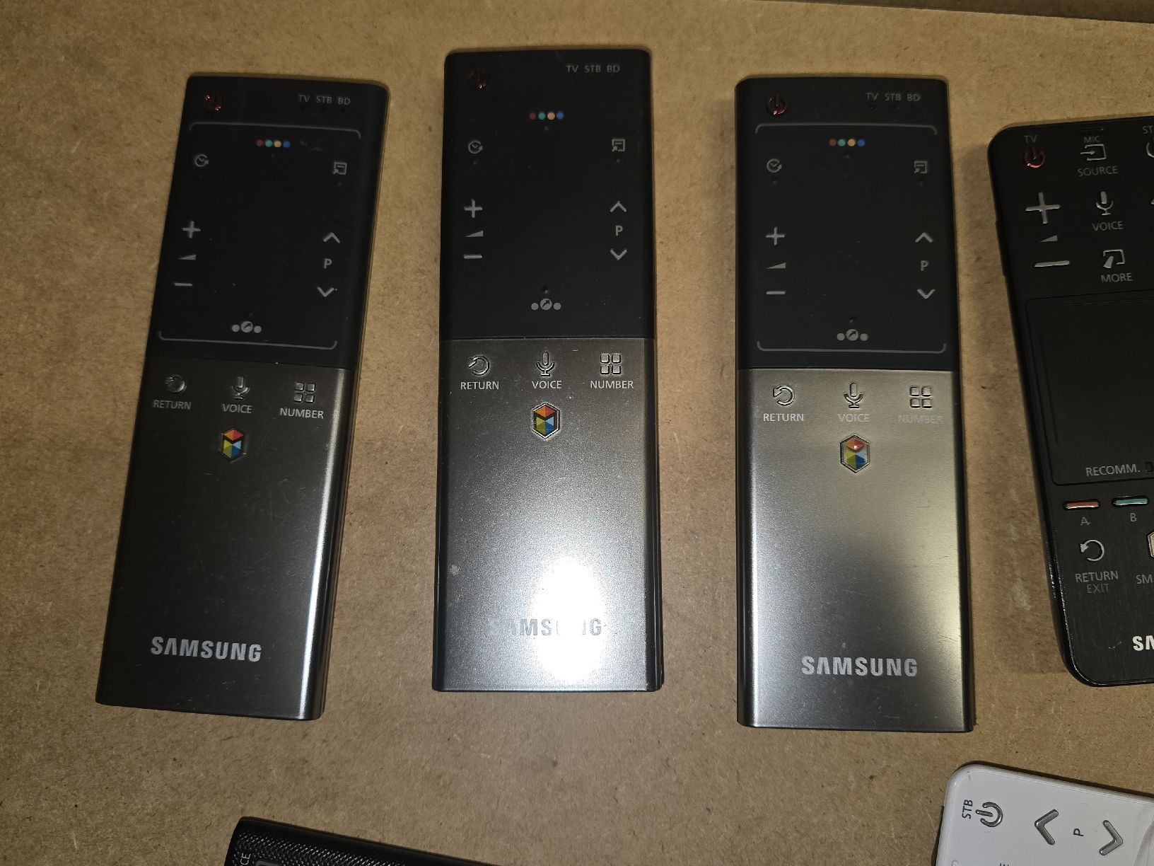Samsung Telecomandi: Samsung Smart Fernbedienung – Usato da Lenzburg venduto da cameleoncolor 1