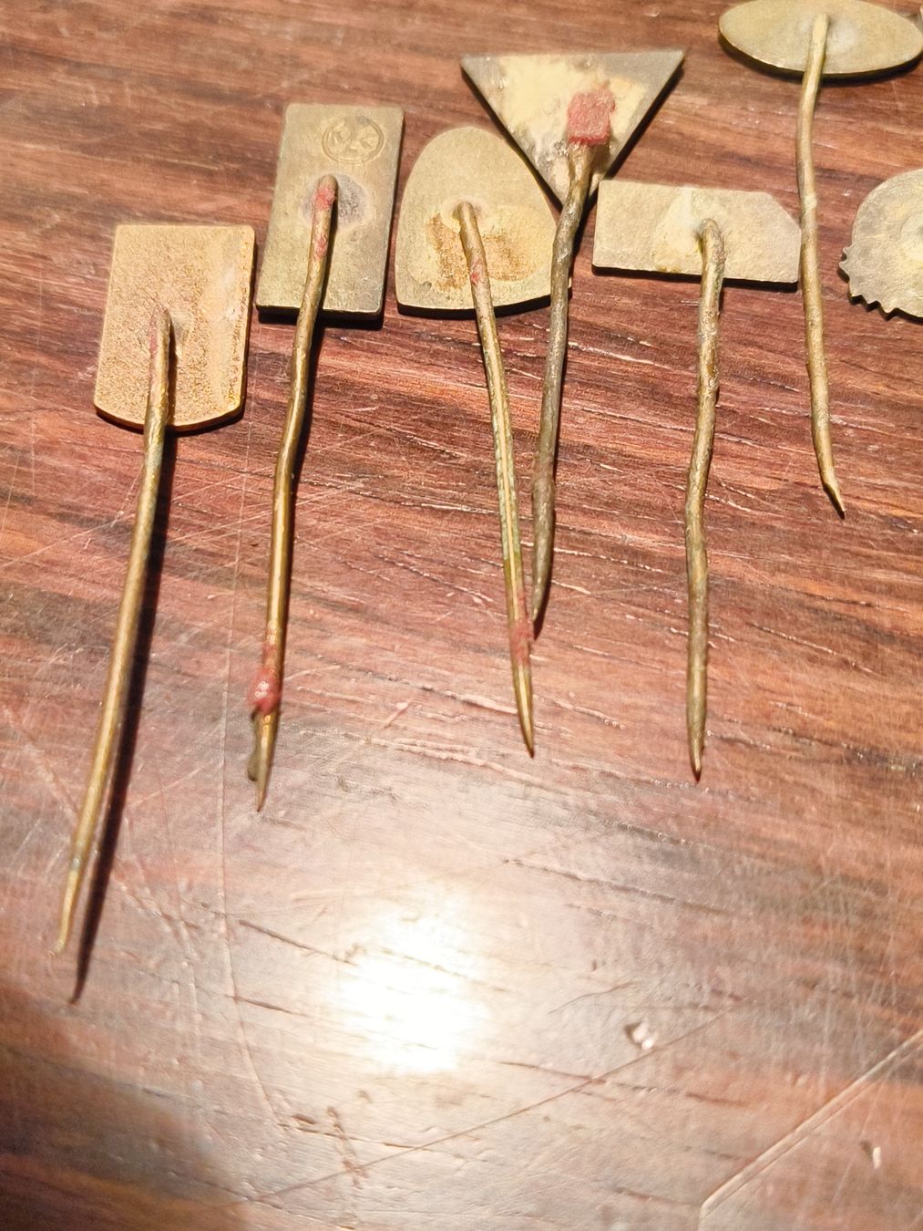 Medaillen: 10 Vintage Anstecker Abzeichen Emaille – Gebraucht aus stettlen von VintageBern_ch 6
