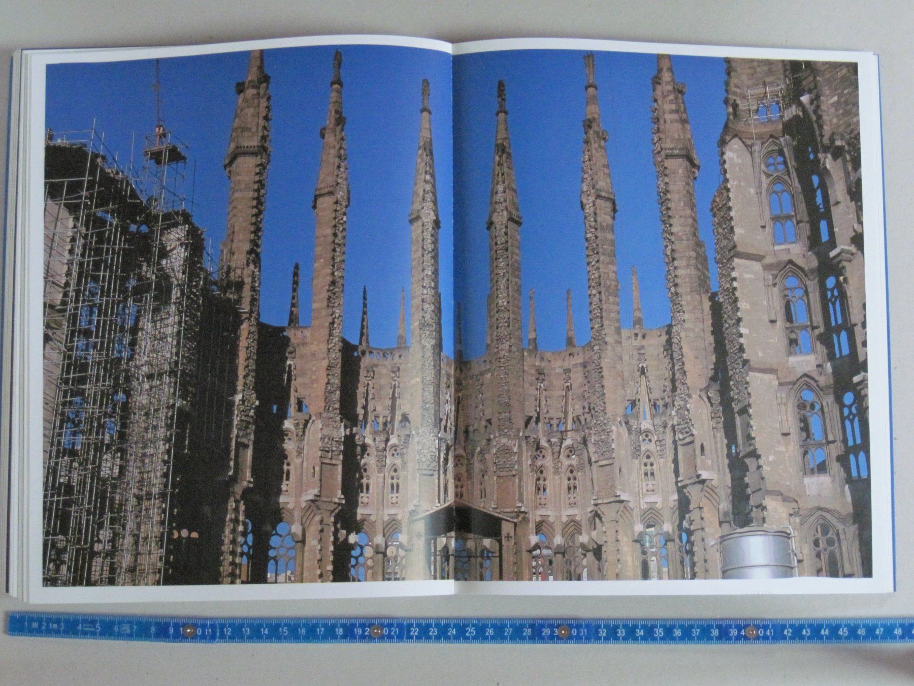 Libri: Antoni Gaudi – Usato da Feuerthalen venduto da mam_5l7b 4