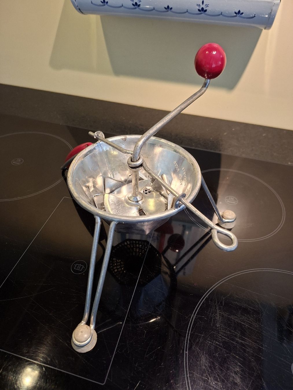 Moulinex Elettrodomestici da cucina: moulinette passevite 1960er – Usato da Meinisberg venduto da Destiny1972