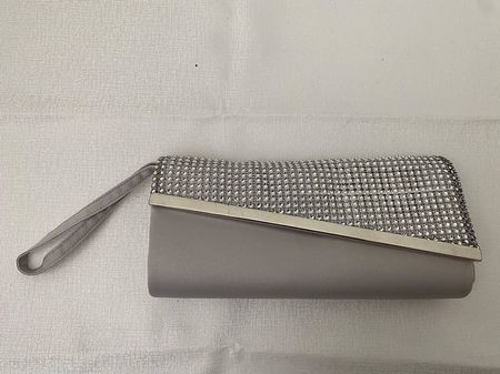 silberne Clutch mit Strass