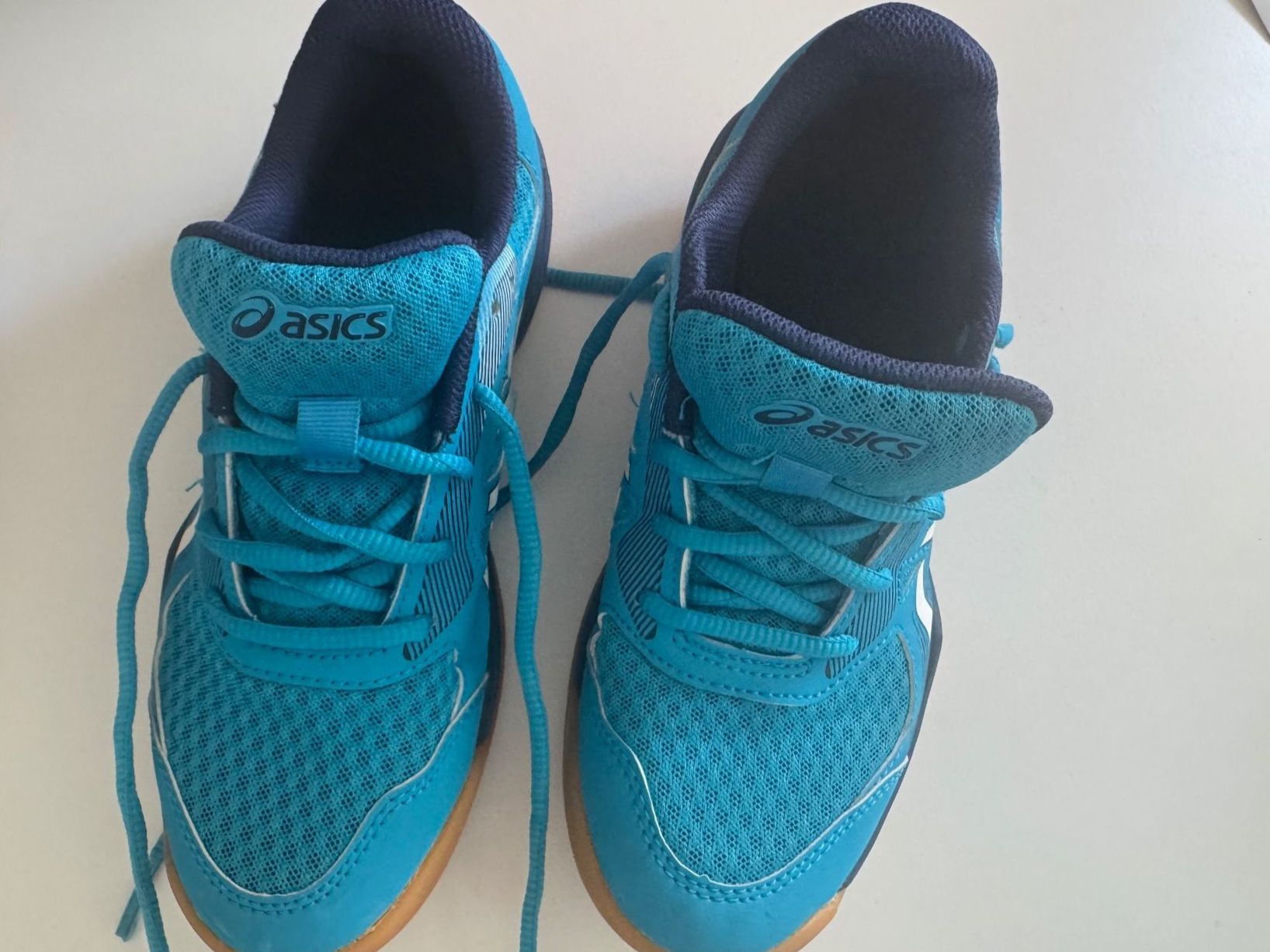Scarpe da uomo: Chaussures sport Asics bleu pointure 35.5 – Usato da Chatelaine venduto da lae_7h8n