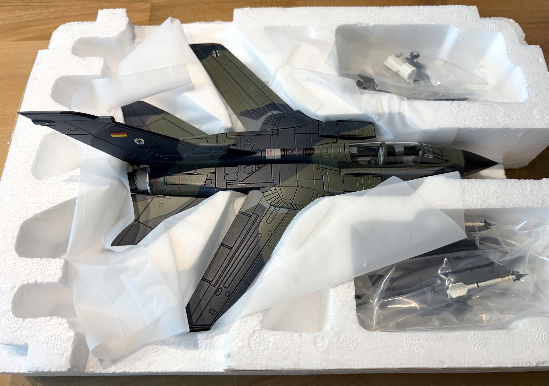 Kit di modellismo & Modellini statici: Tornado IDS German Air Force 1/72 Metallmodell - HM – Nuovo (secondo la descrizione) da Winterthur venduto da mtburkhard 3