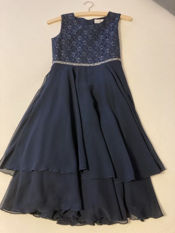 Festliche Traume In Seide Und Spitze Das Perfekte Kleid Madchen Festlich