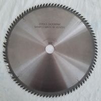 Kreissägeblatt Kentek 305mm - Präzision für Ihre Säge!