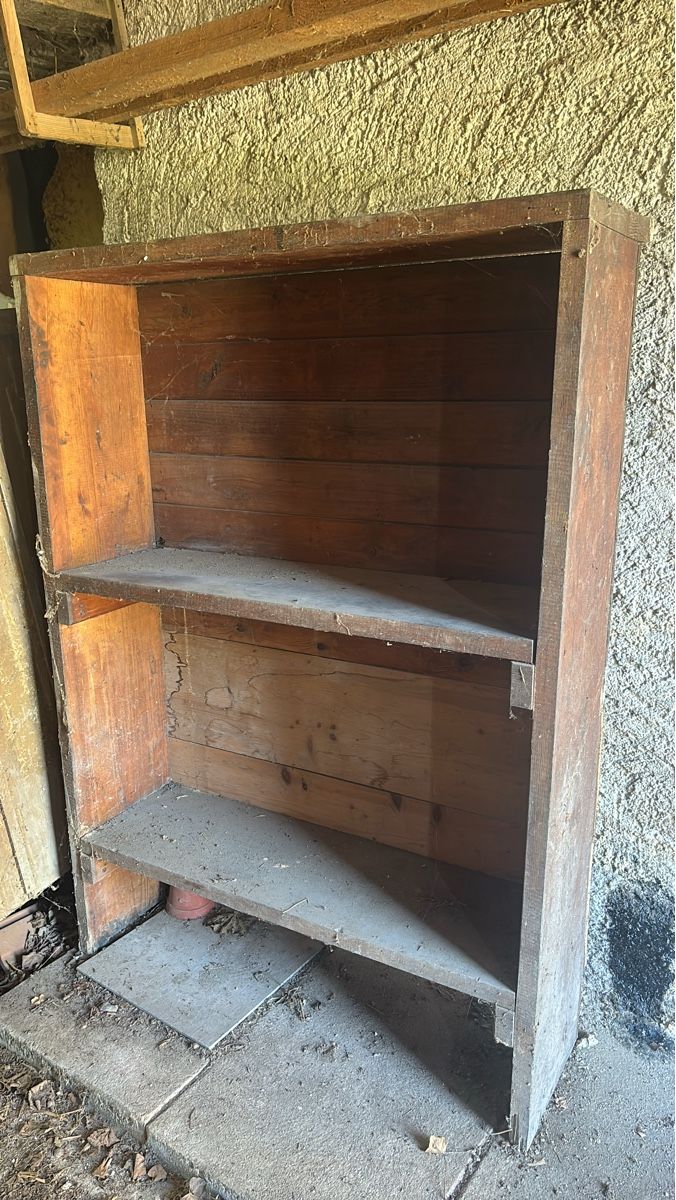 Regale: Holzregal  mit 2 Fachböden – Gebraucht aus Suhr von arii_00