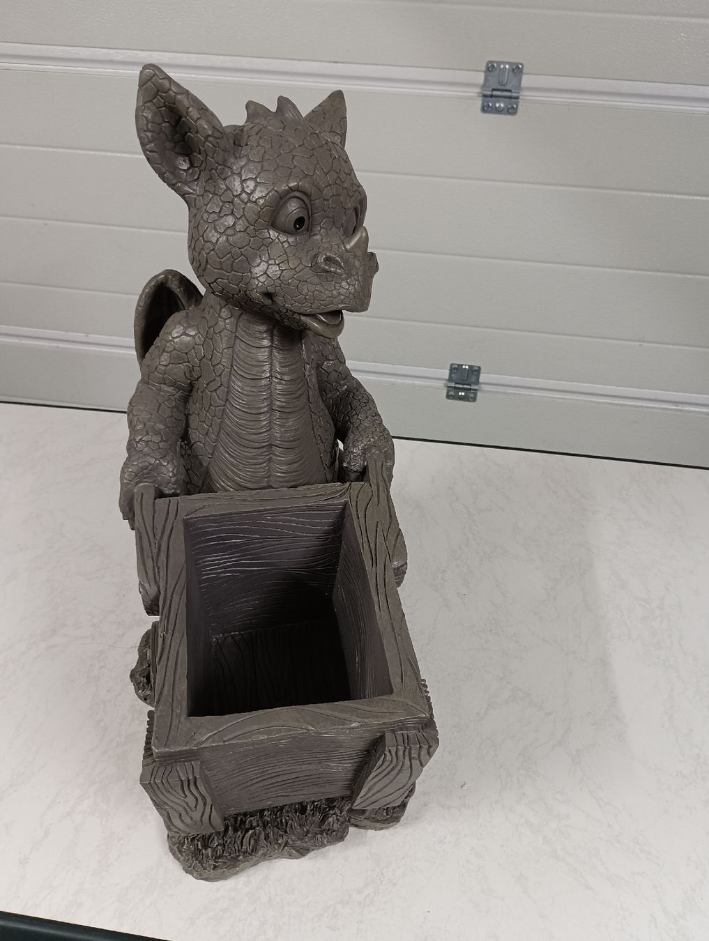 Tutte le decorazioni: Süsser Drache mit Schubkarre Gartendeko Figur – Nuovo e nell'imballaggio originale da Brislach venduto da Falke666 2