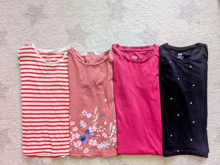 🌸 T-Shirts Gr. 122/128 🌸