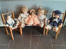 5 Vintage Puppen, Puppenstubenmöbel.