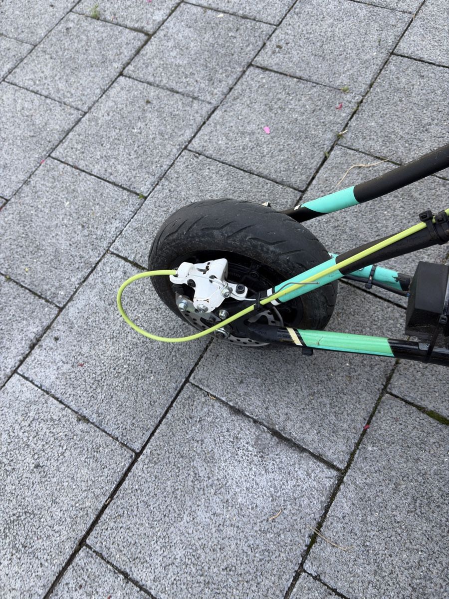 Mini Bike: Monopattino elettrico personalizzato con sedile e display – Usato da Bürglen UR venduto da Cardosoluis 4