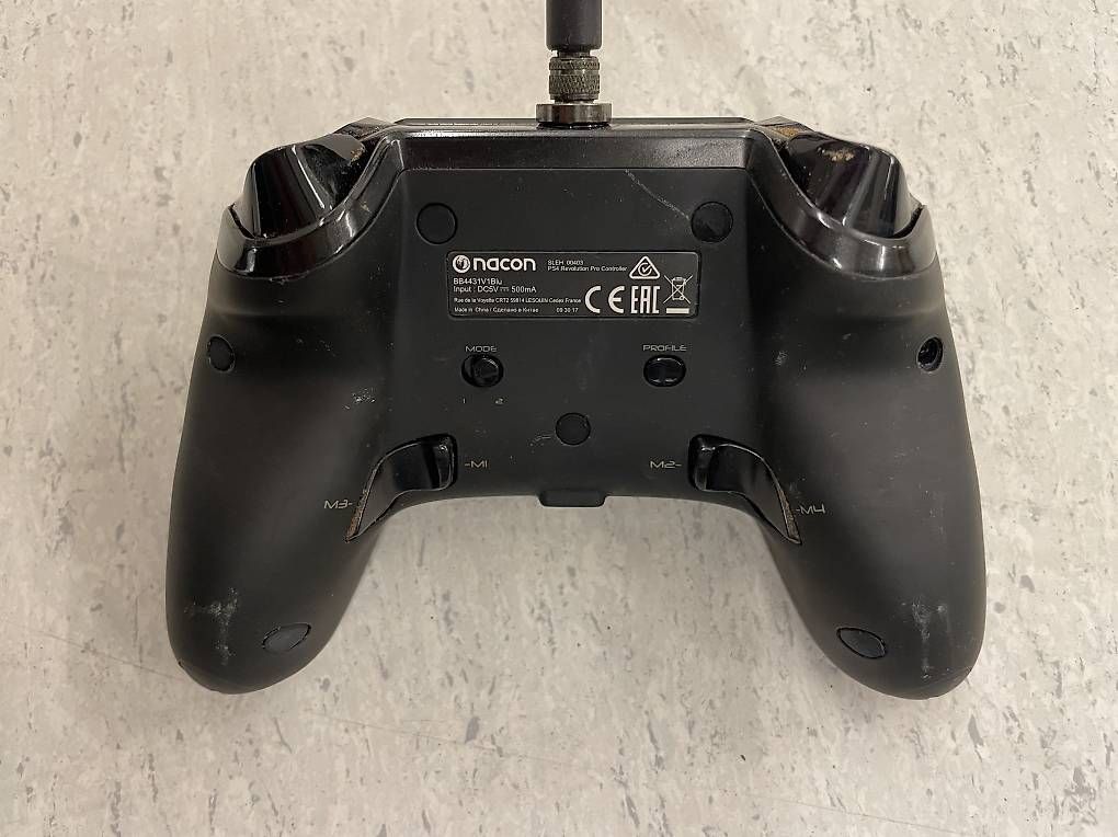 Controller: Nacon PS4 Revolution Pro Controller – Usato da Basel venduto da guldblomst 1