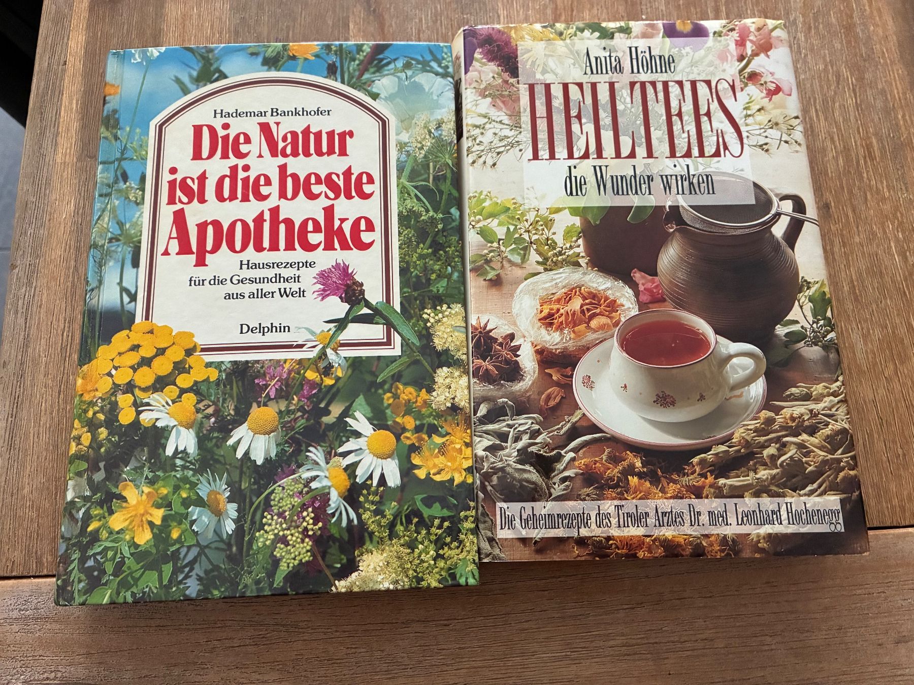 Bücher: 2 Bücher: Natur-Apotheke & Heiltees – Gebraucht aus Schübelbach von Hecht11.