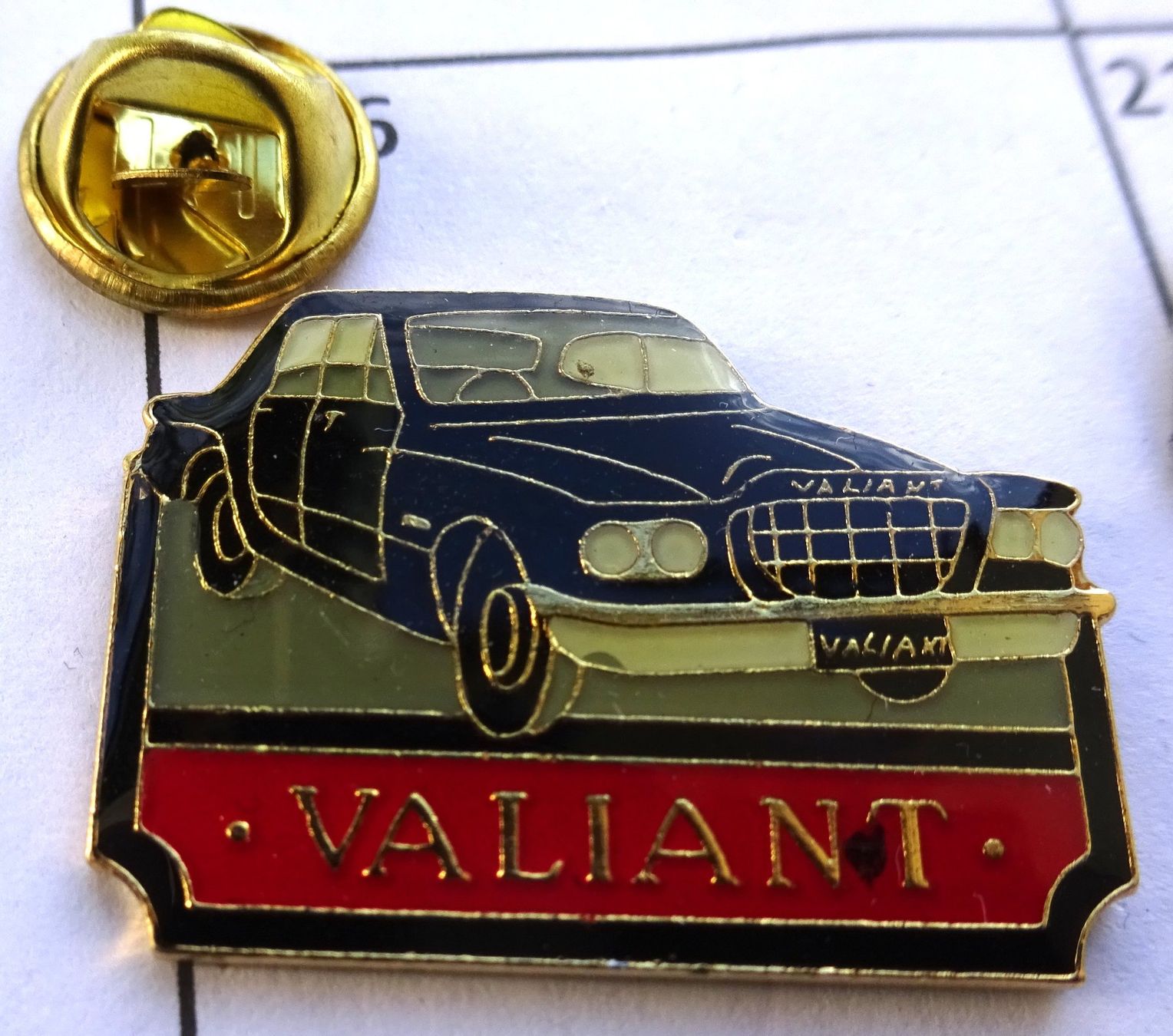 Plaquettes & Badges: Pin VALIANT Auto – D'occasion à Utzenstorf par BUtter81