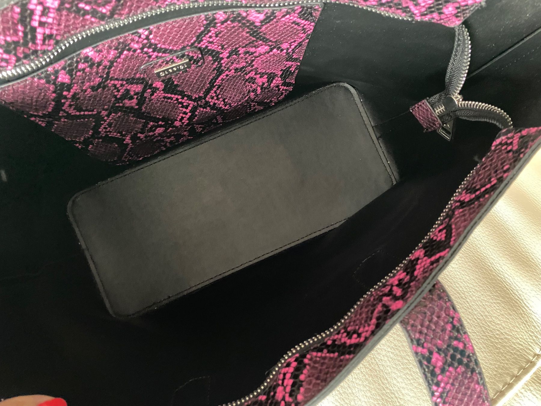 Borse da donna: CARPISA Cindy Tote Bag Pythonoptik – Usato da Besazio venduto da BagCycle 2