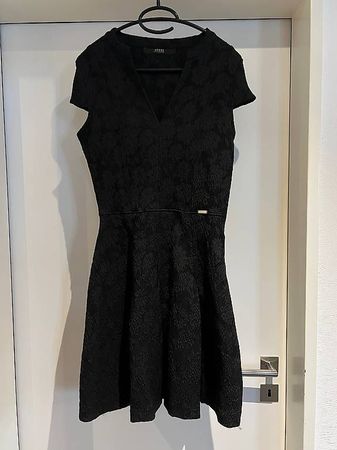 Guess Kleid Neu mit Etikett