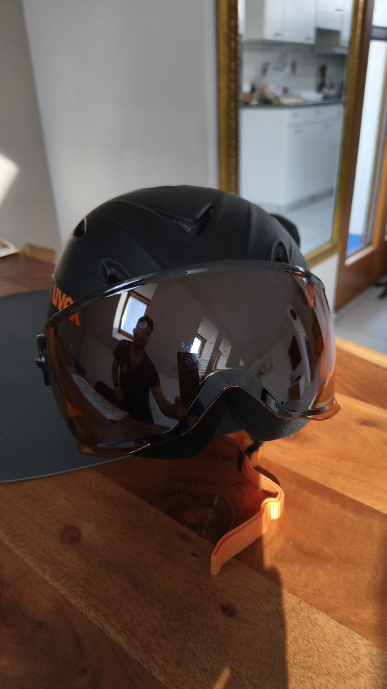 Uvex Caschi & visiere: Uvex Kinderskihelm – Usato da Künten venduto da Momi29